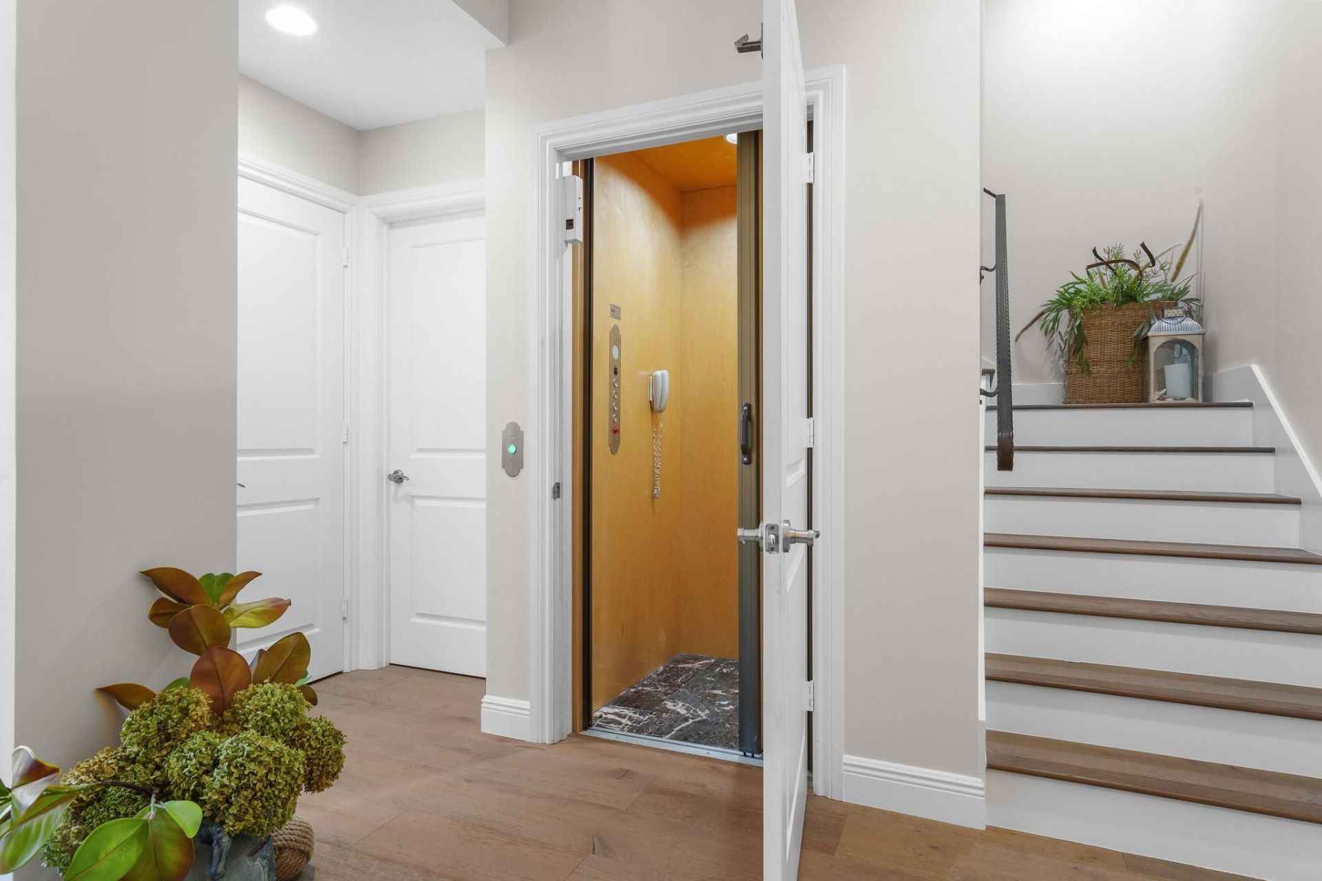 237 Garden Court, Lauderdale by the Sea, FL 33308 Photo