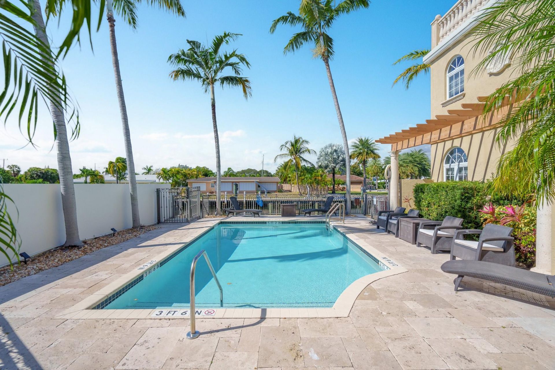 237 Garden Court, Lauderdale by the Sea, FL 33308 Photo