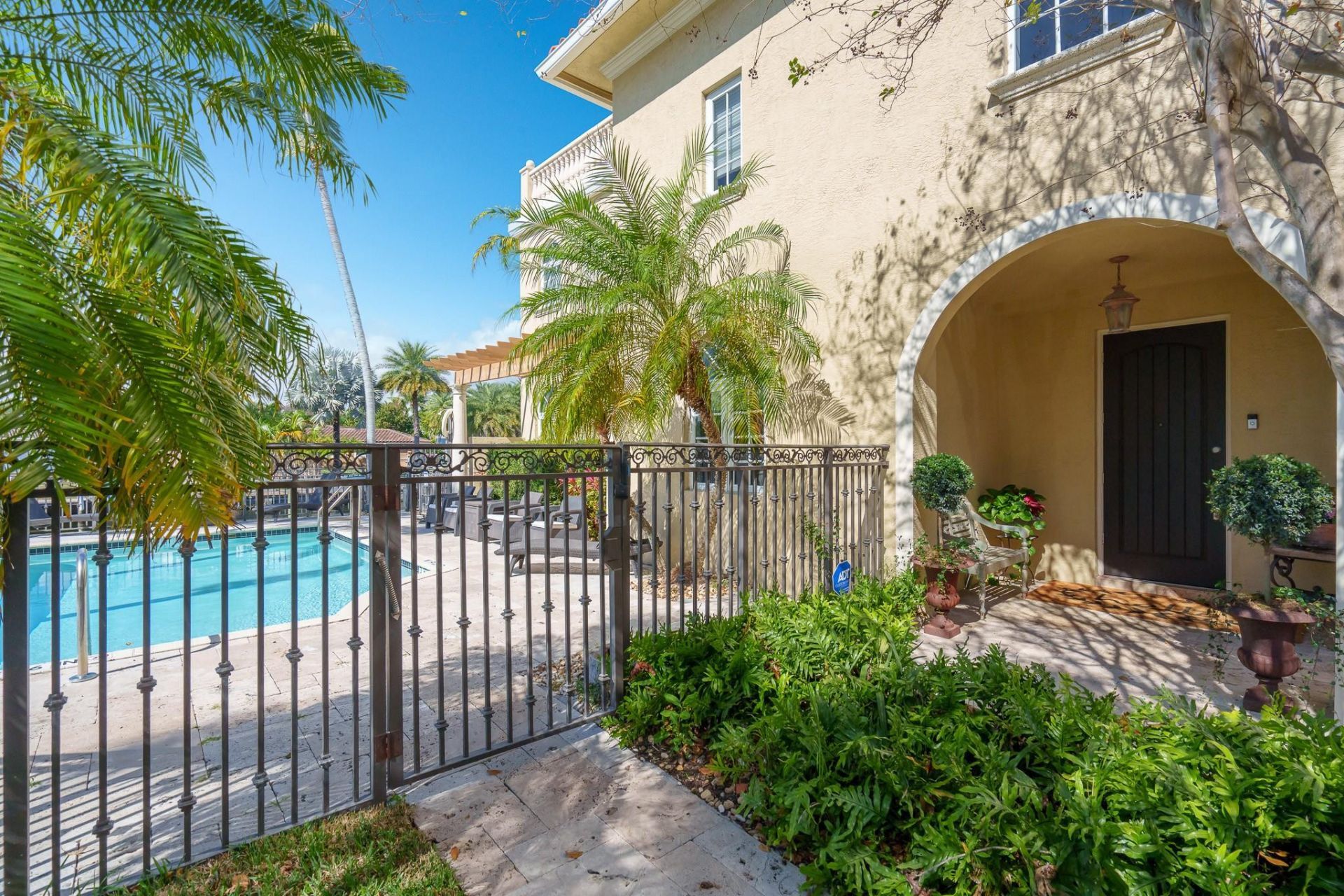237 Garden Court, Lauderdale by the Sea, FL 33308 Photo