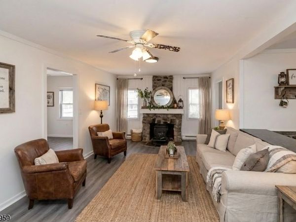 105 Dupont Ave, Hopatcong, NJ 07843