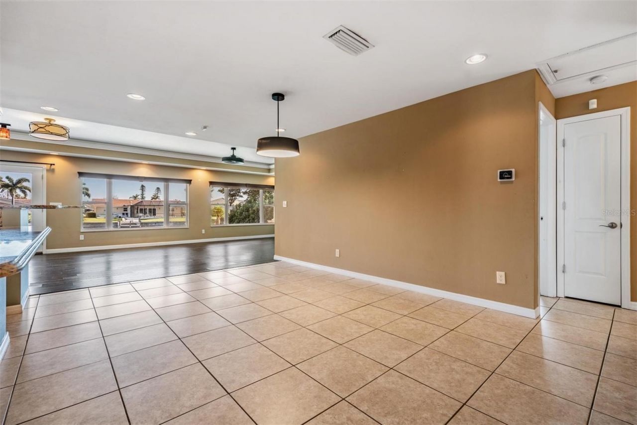 1926 Montana Avenue Ne, Saint Petersburg, FL 33703 Photo