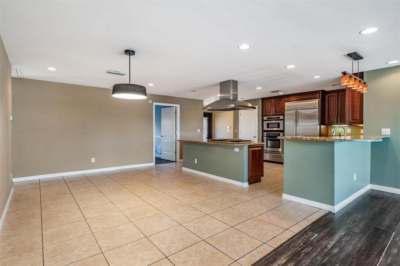 1926 Montana Avenue Ne, Saint Petersburg, FL 33703 Photo