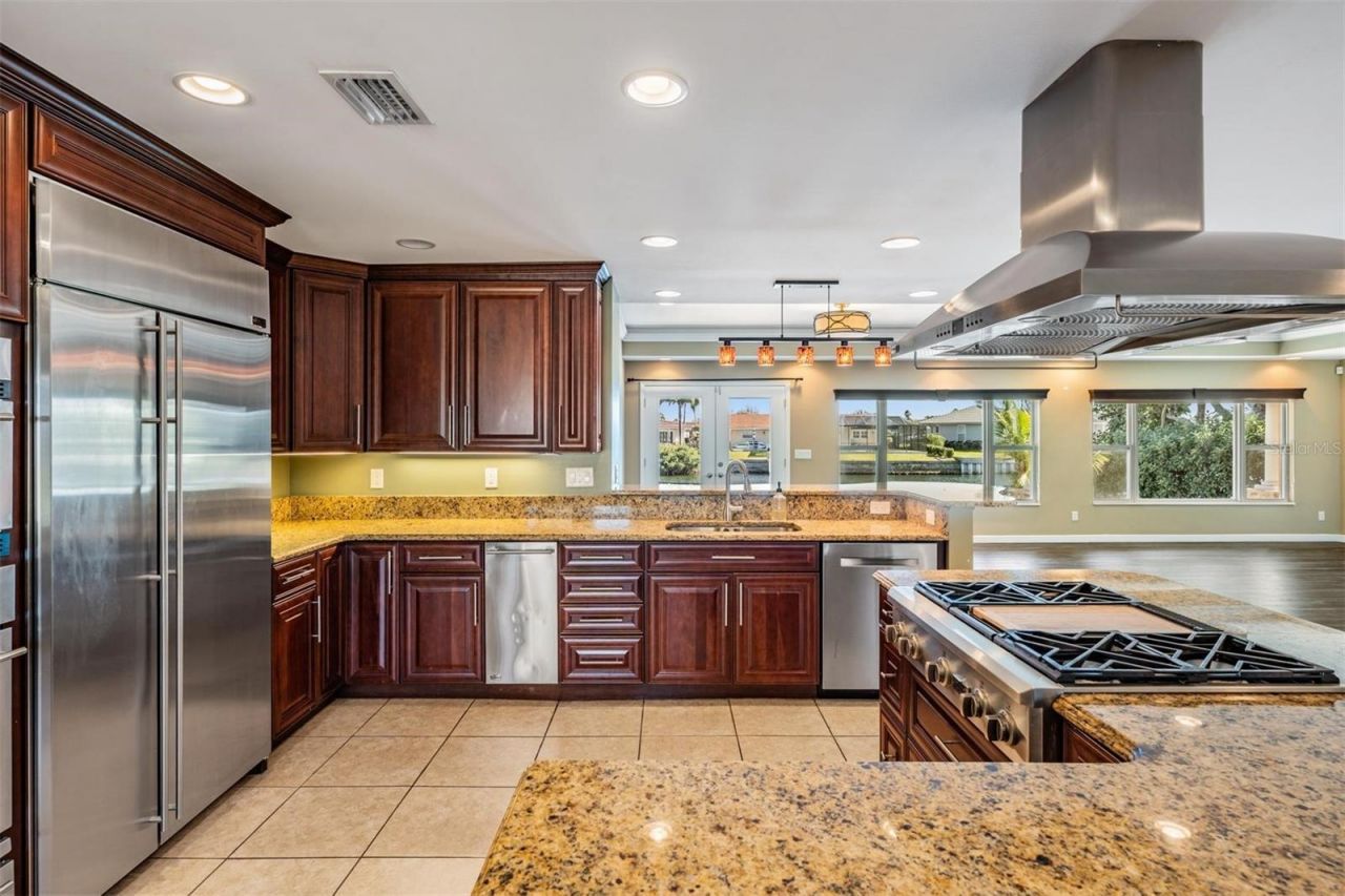 1926 Montana Avenue Ne, Saint Petersburg, FL 33703 Photo