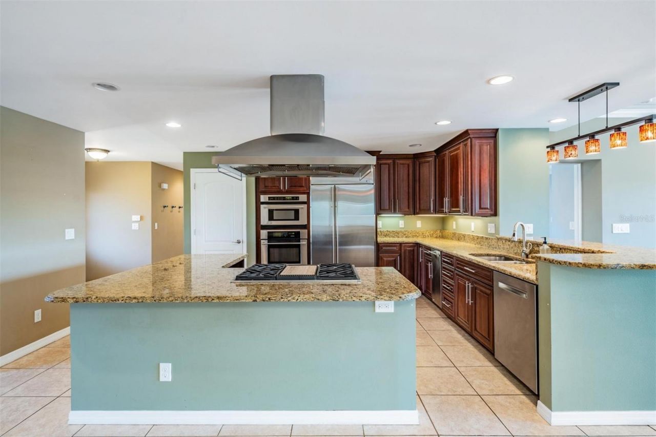 1926 Montana Avenue Ne, Saint Petersburg, FL 33703 Photo