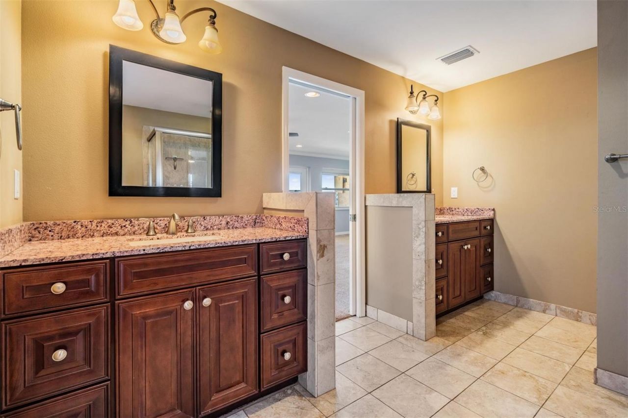 1926 Montana Avenue Ne, Saint Petersburg, FL 33703 Photo