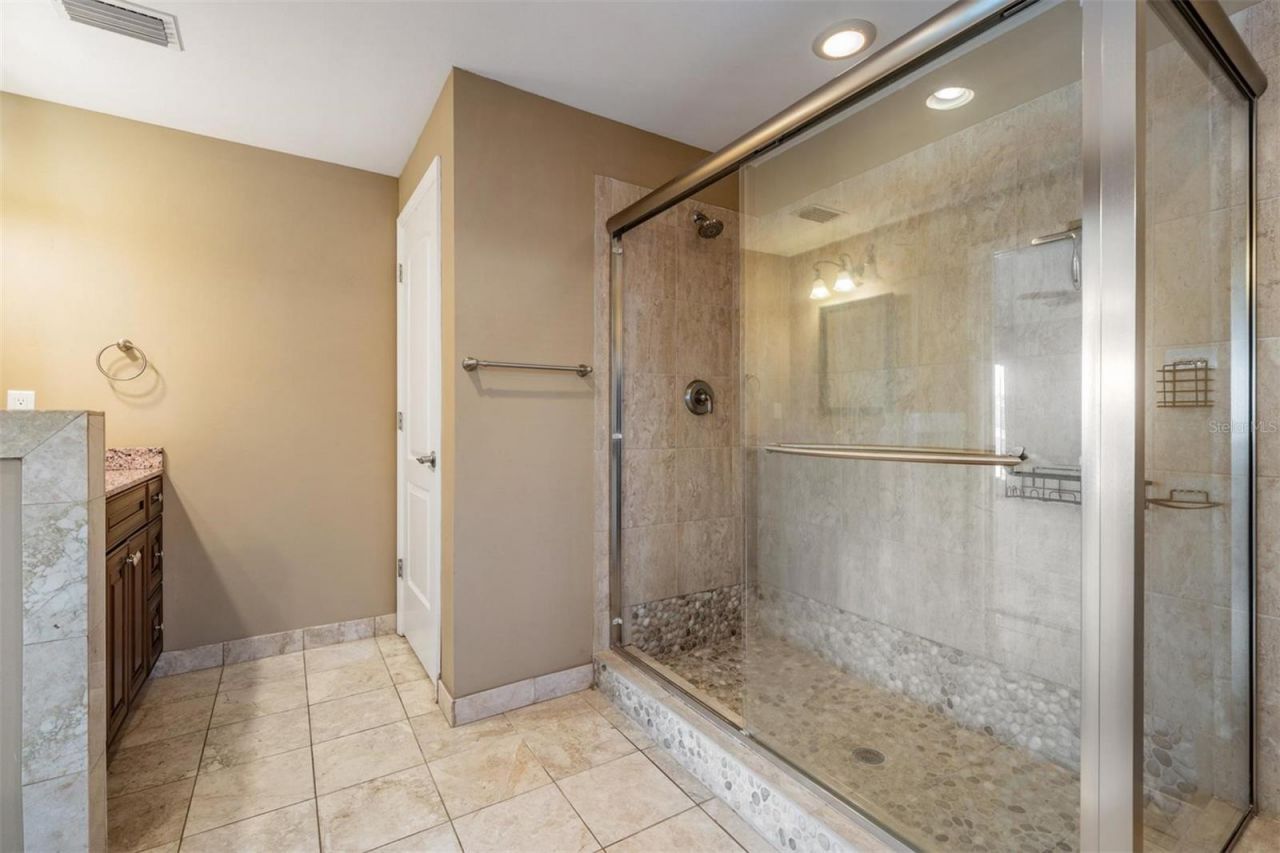 1926 Montana Avenue Ne, Saint Petersburg, FL 33703 Photo