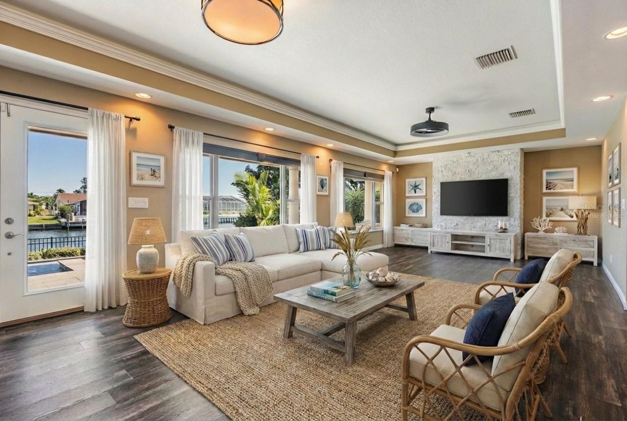 1926 Montana Avenue Ne, Saint Petersburg, FL 33703 Photo