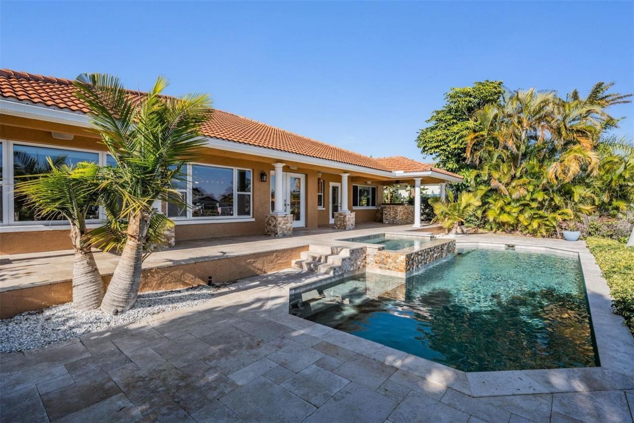 1926 Montana Avenue Ne, Saint Petersburg, FL 33703 Photo