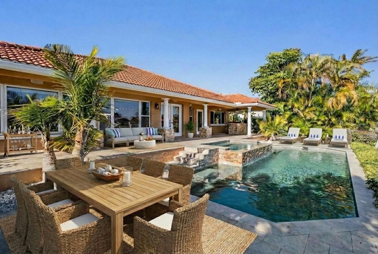 1926 Montana Avenue Ne, Saint Petersburg, FL 33703 Photo