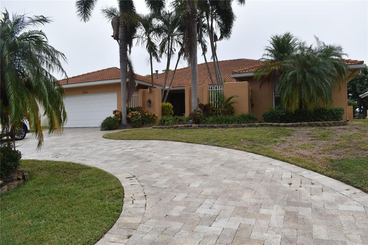 1926 Montana Avenue Ne, Saint Petersburg, FL 33703 Photo