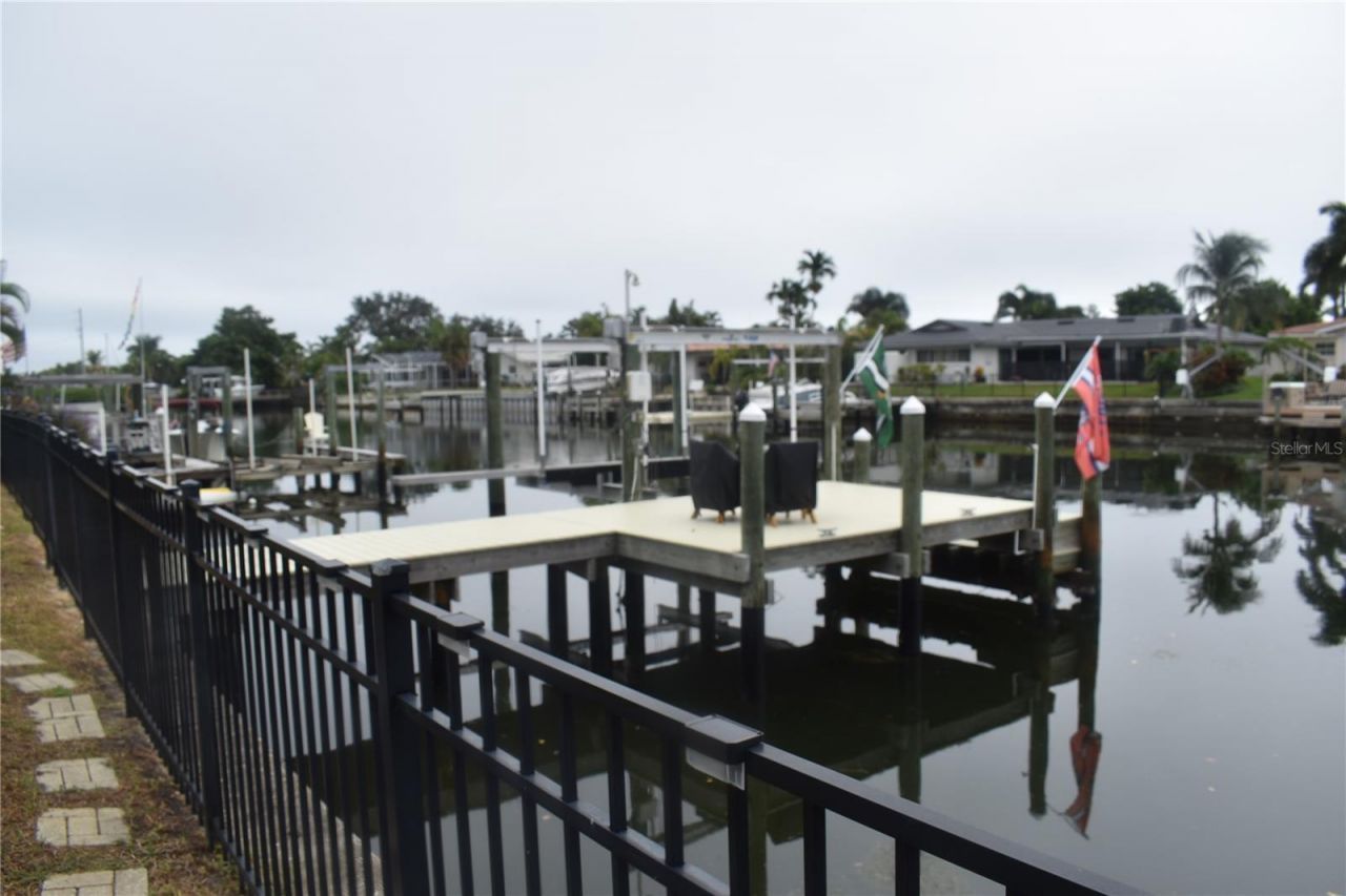 1926 Montana Avenue Ne, Saint Petersburg, FL 33703 Photo