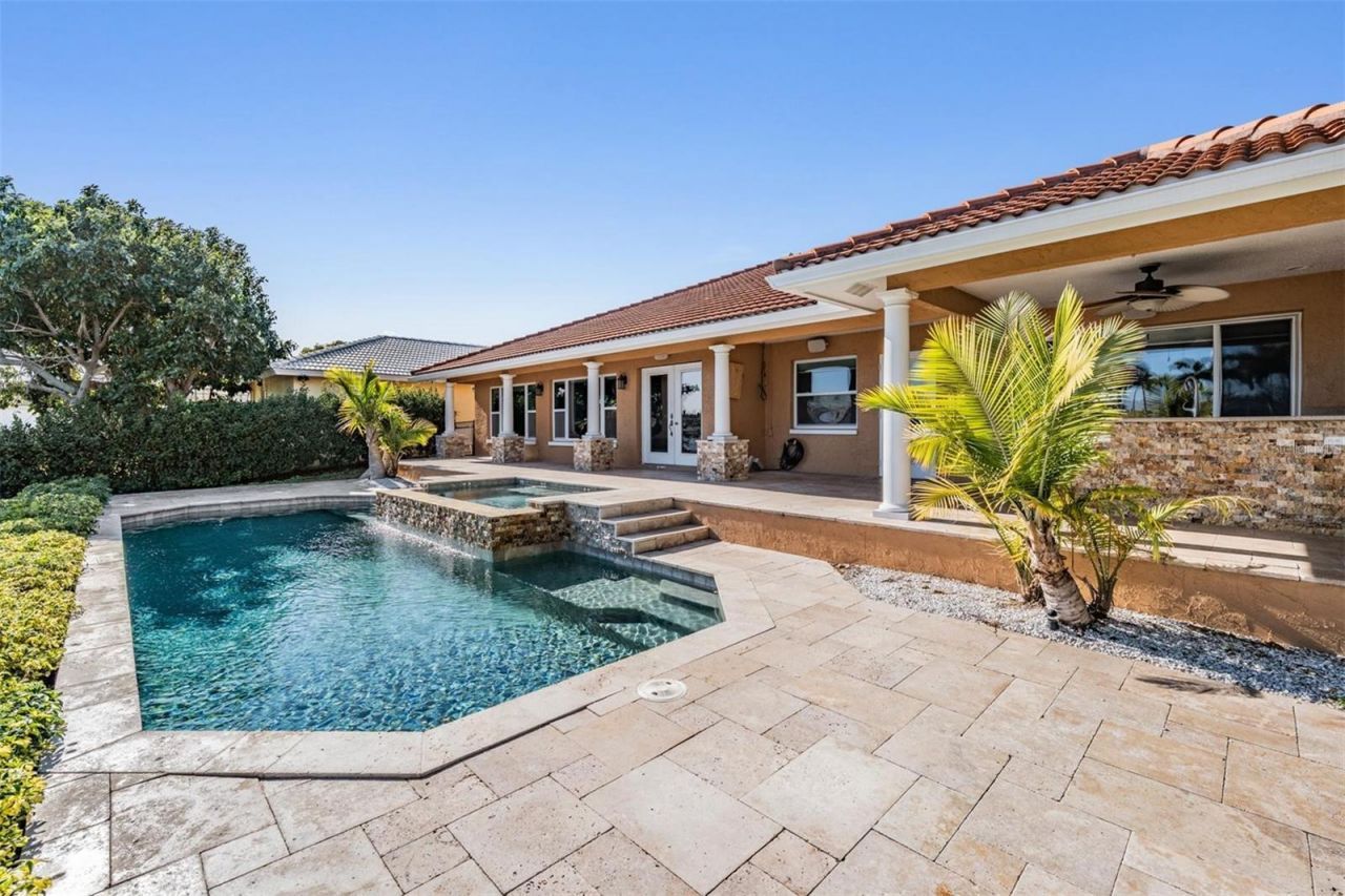 1926 Montana Avenue Ne, Saint Petersburg, FL 33703 Photo