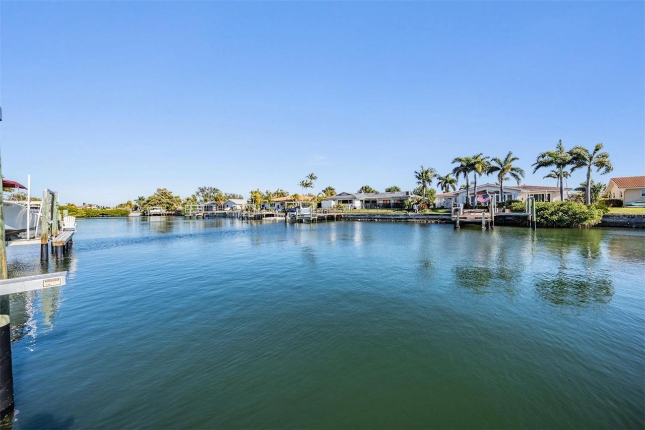 1926 Montana Avenue Ne, Saint Petersburg, FL 33703 Photo