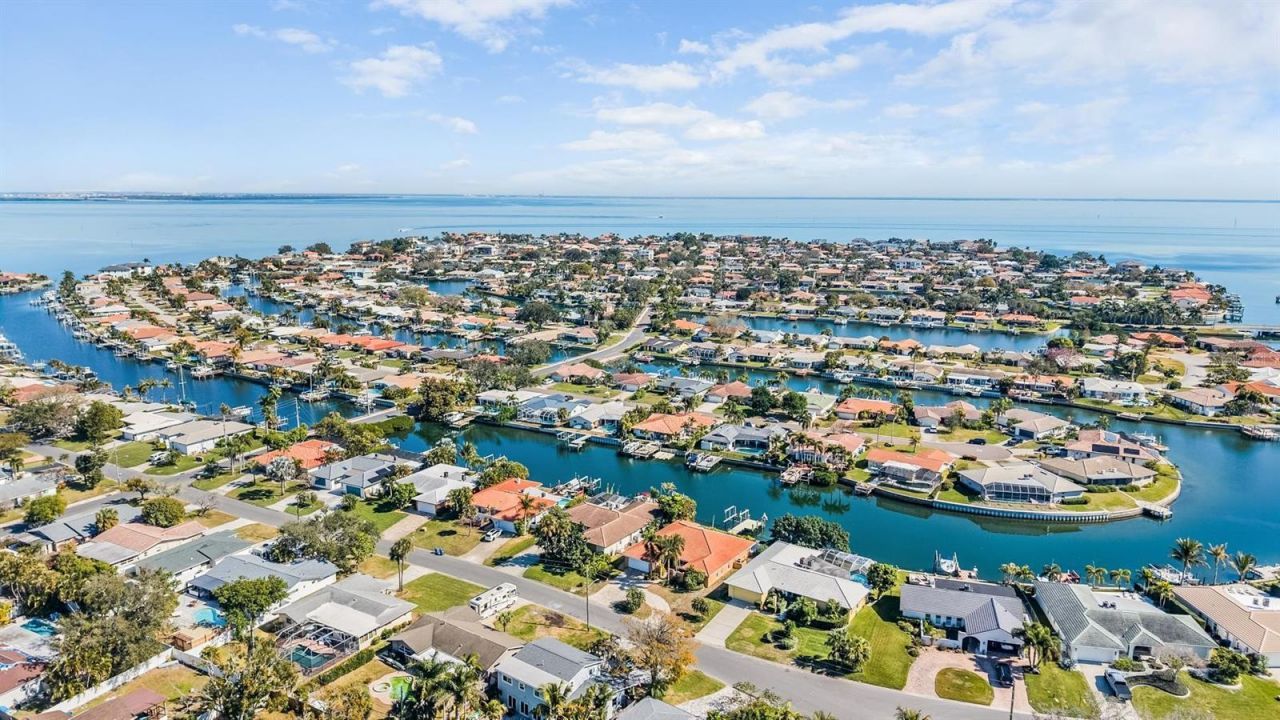 1926 Montana Avenue Ne, Saint Petersburg, FL 33703 Photo