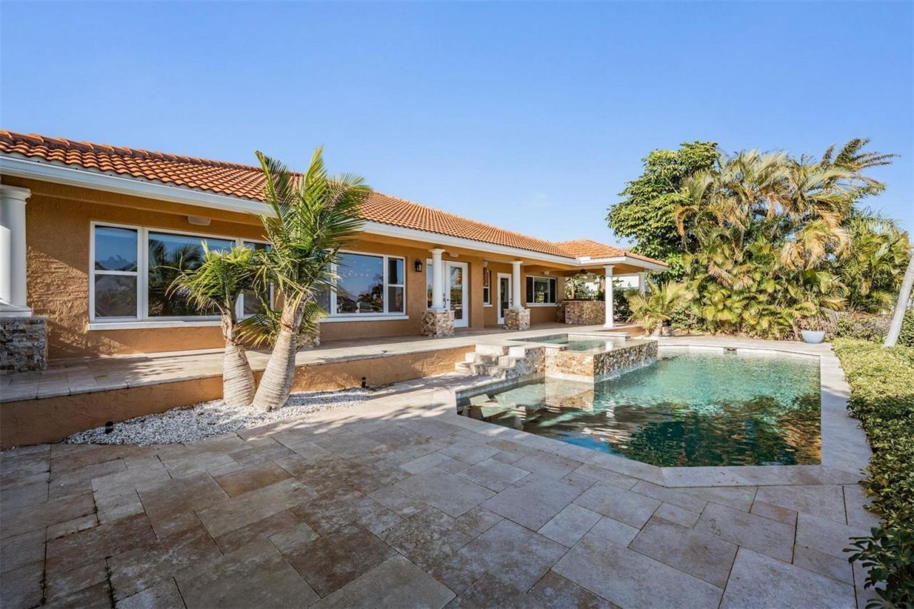 1926 Montana Avenue Ne, Saint Petersburg, FL 33703 Photo