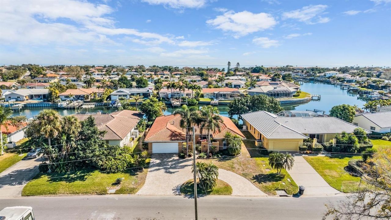 1926 Montana Avenue Ne, Saint Petersburg, FL 33703 Photo