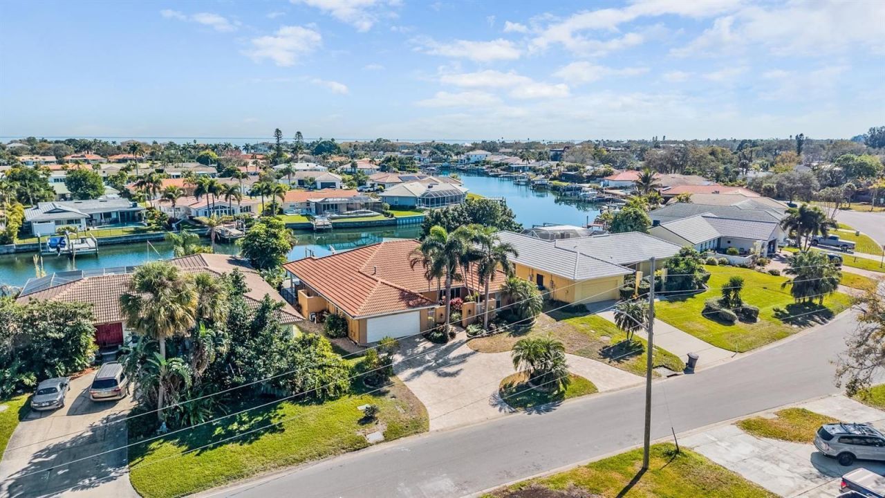 1926 Montana Avenue Ne, Saint Petersburg, FL 33703 Photo