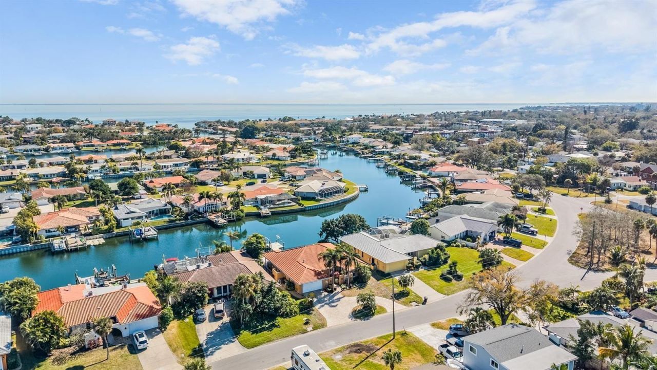 1926 Montana Avenue Ne, Saint Petersburg, FL 33703 Photo