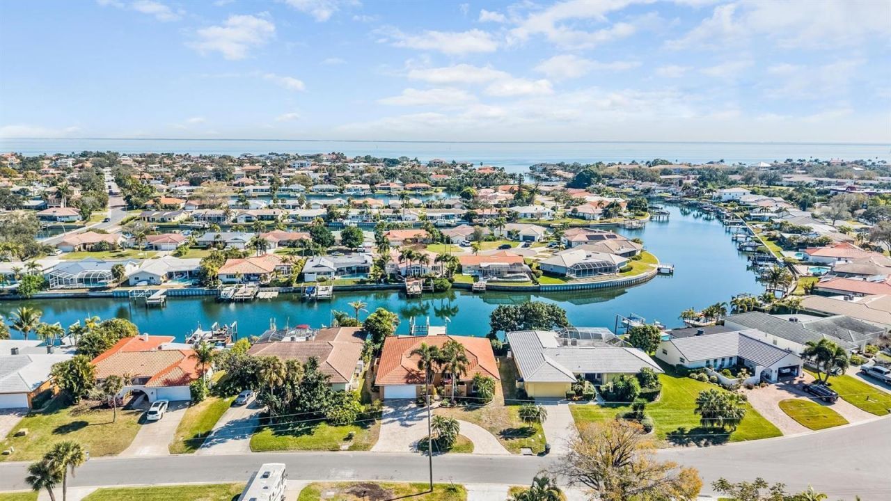 1926 Montana Avenue Ne, Saint Petersburg, FL 33703 Photo