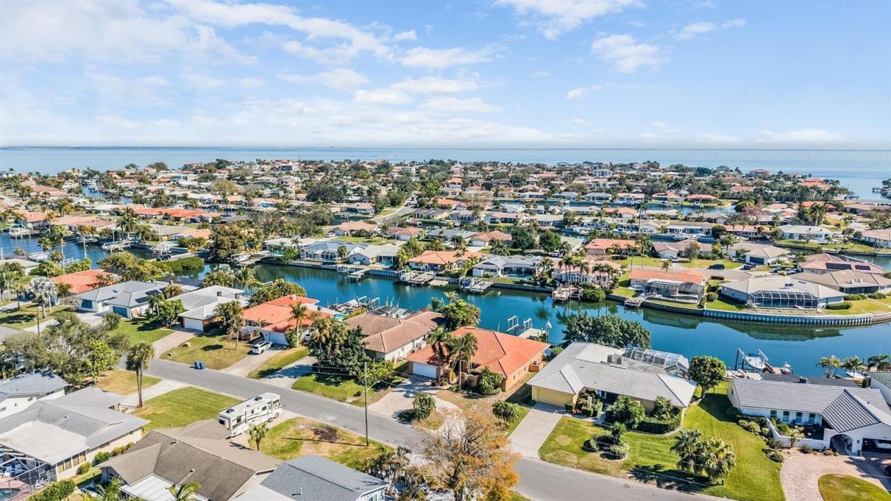 1926 Montana Avenue Ne, Saint Petersburg, FL 33703 Photo