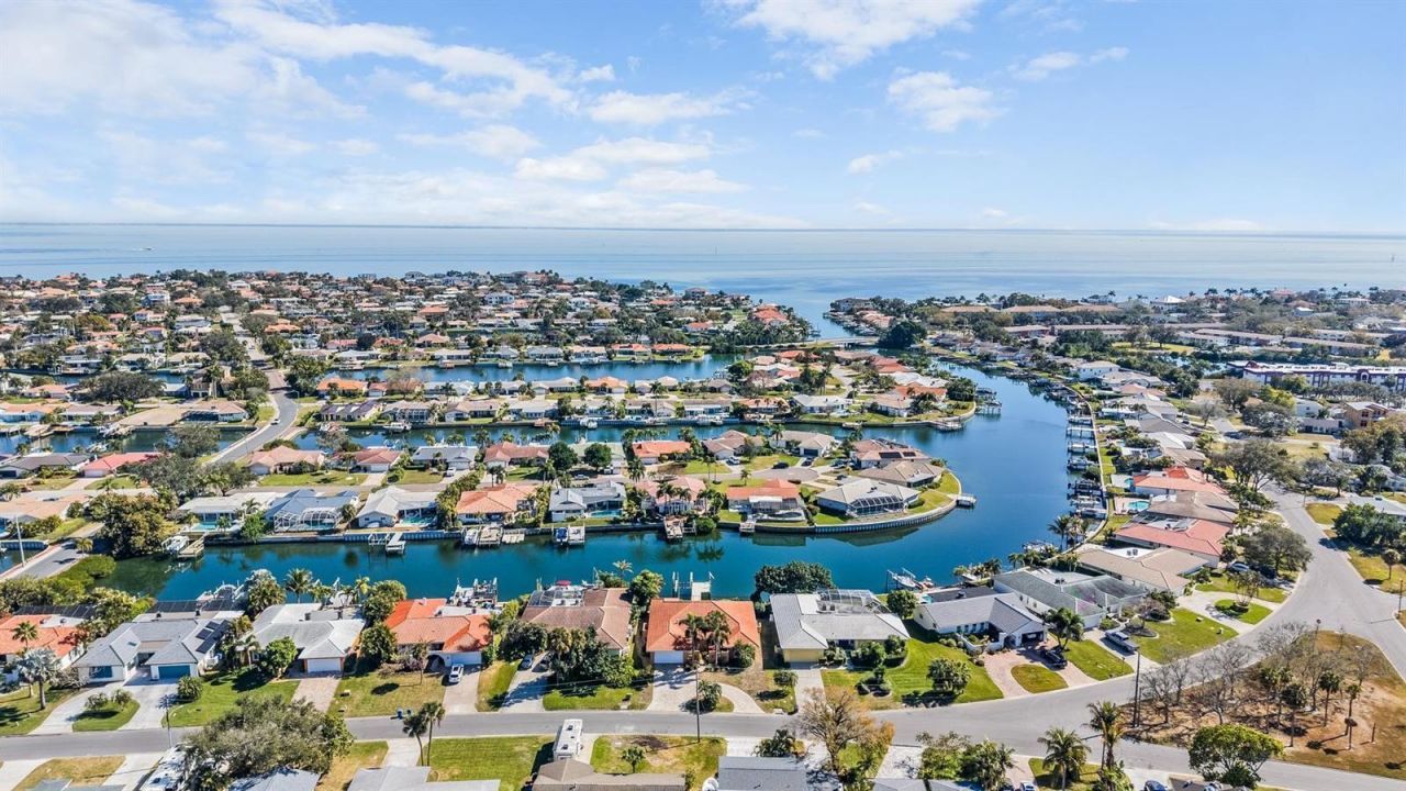 1926 Montana Avenue Ne, Saint Petersburg, FL 33703 Photo