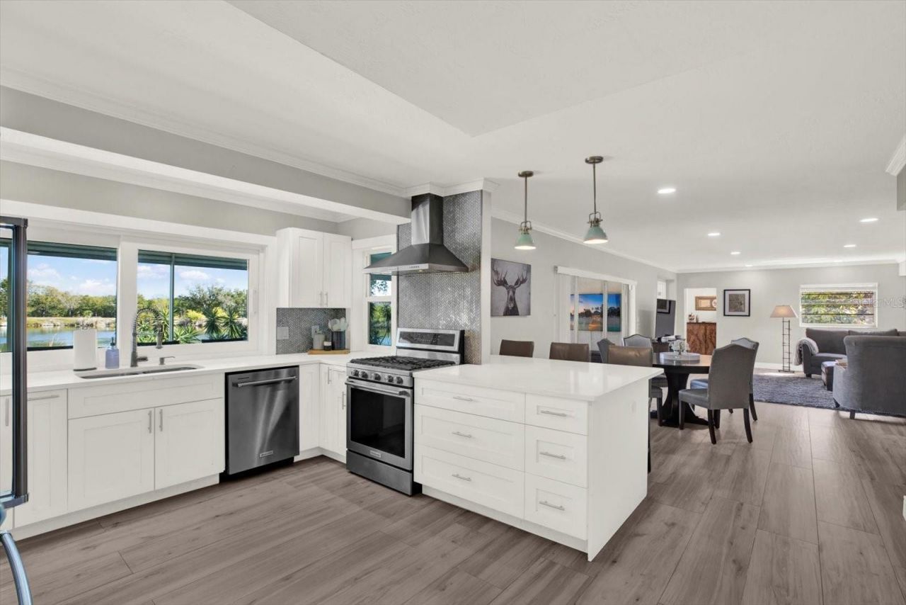 1461 74th Circle Ne, Saint Petersburg, FL 33702 Photo