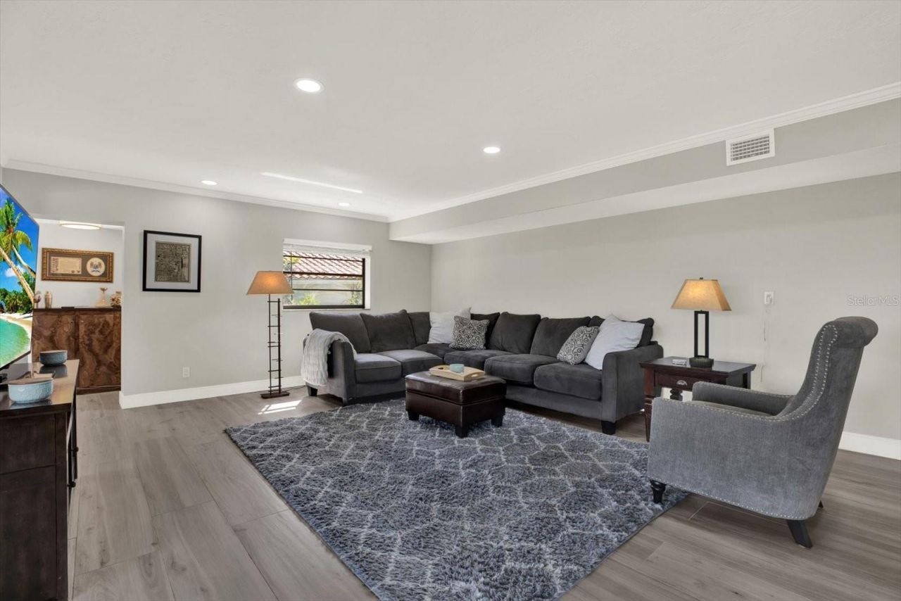 1461 74th Circle Ne, Saint Petersburg, FL 33702 Photo