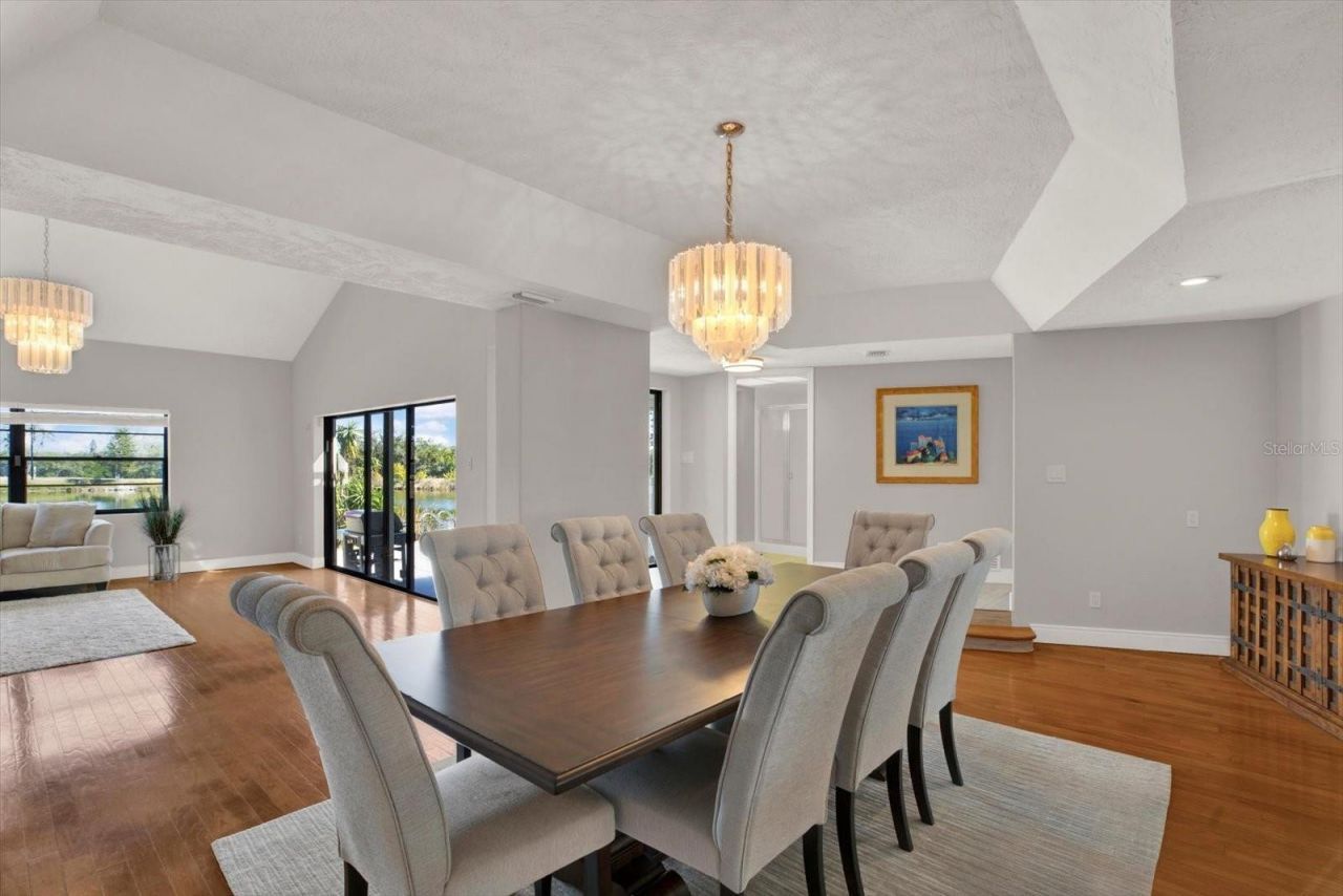 1461 74th Circle Ne, Saint Petersburg, FL 33702 Photo