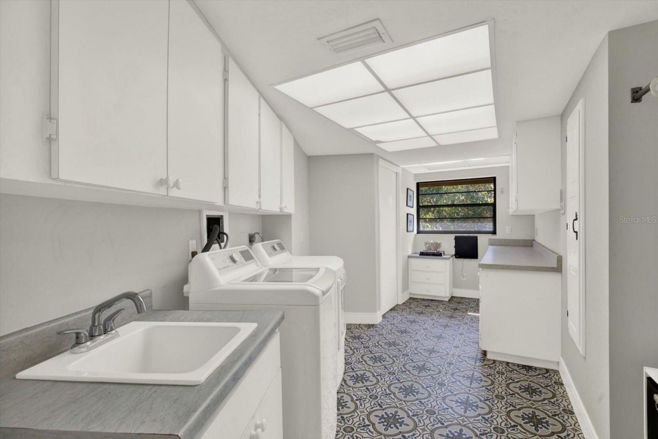 1461 74th Circle Ne, Saint Petersburg, FL 33702 Photo