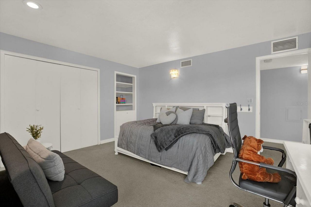 1461 74th Circle Ne, Saint Petersburg, FL 33702 Photo