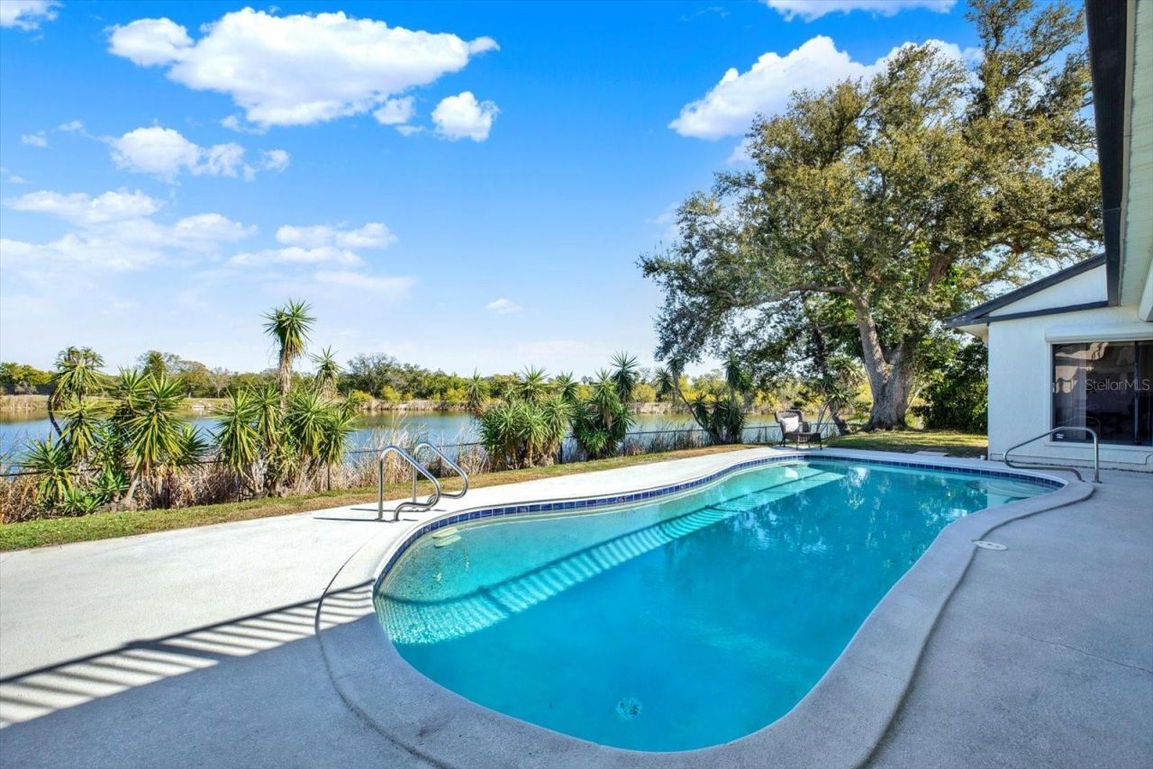 1461 74th Circle Ne, Saint Petersburg, FL 33702 Photo