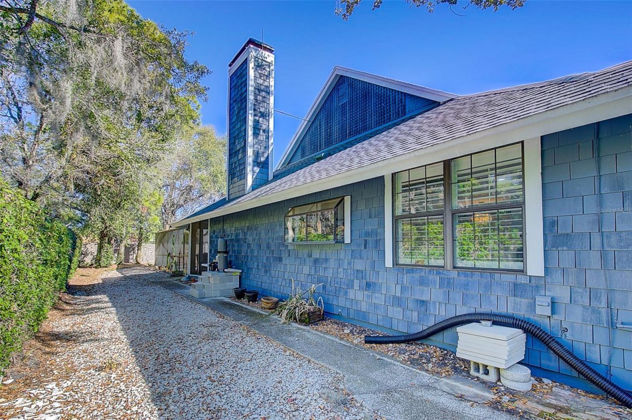 4202 Deepwater Lane, Tampa, FL 33615 Photo