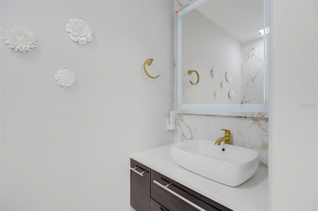 4202 Deepwater Lane, Tampa, FL 33615 Photo