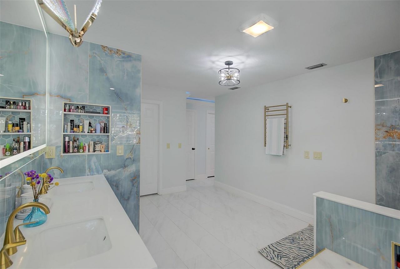 4202 Deepwater Lane, Tampa, FL 33615 Photo