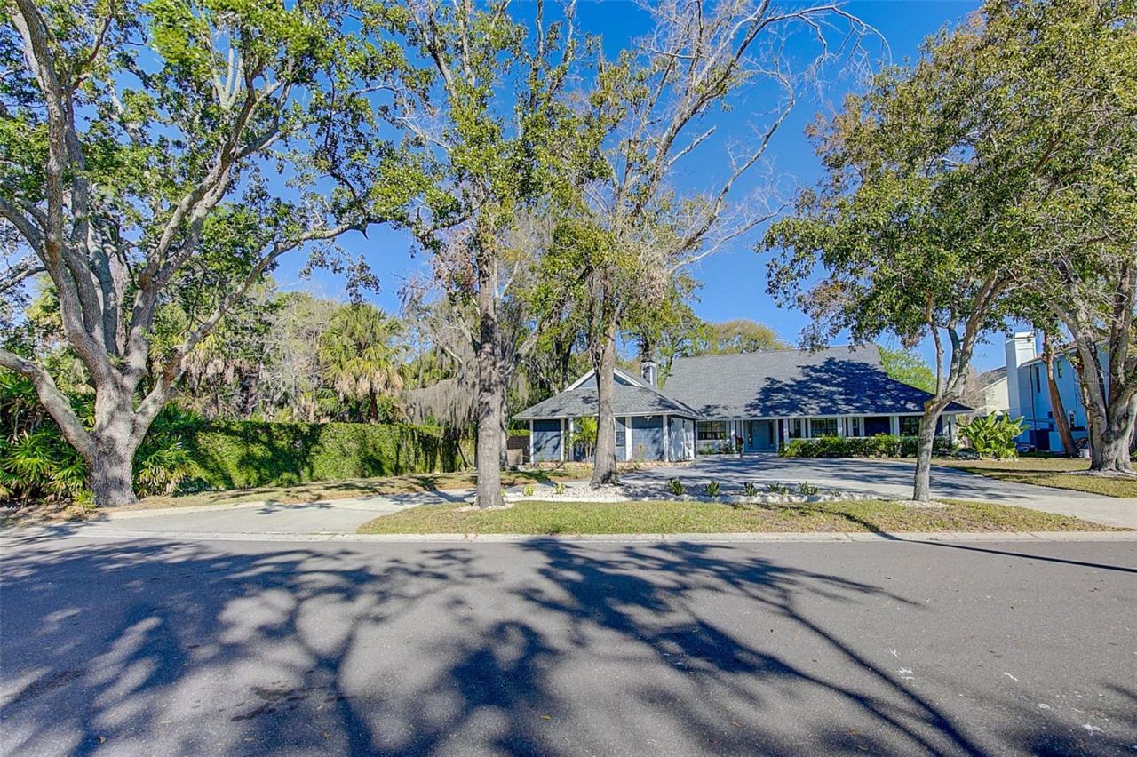 4202 Deepwater Lane, Tampa, FL 33615 Photo