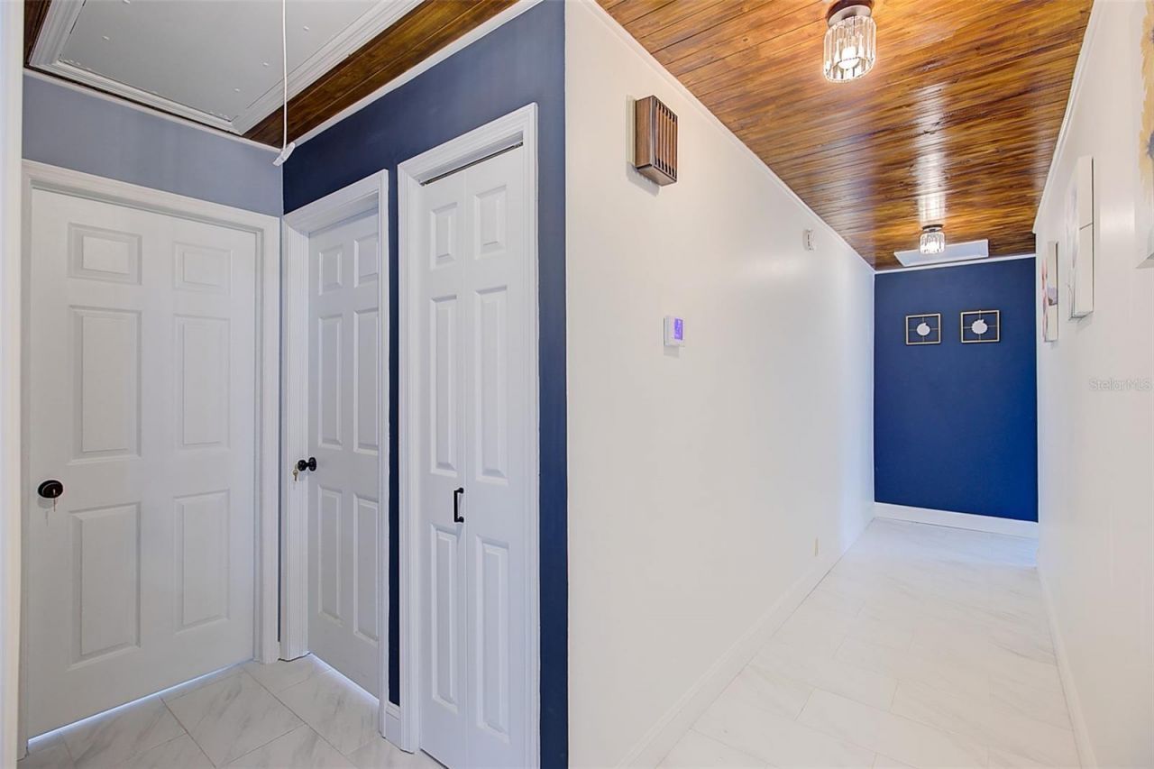 4202 Deepwater Lane, Tampa, FL 33615 Photo