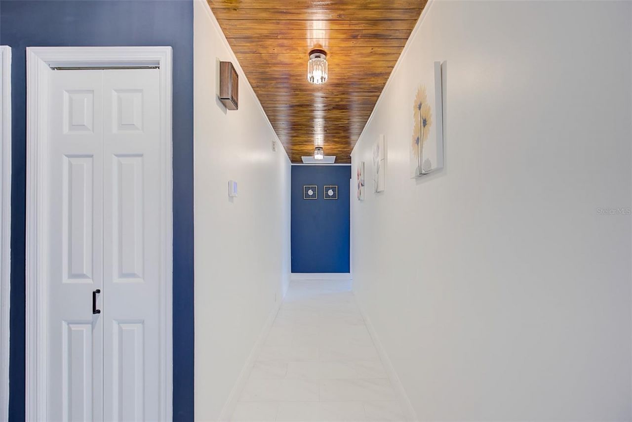 4202 Deepwater Lane, Tampa, FL 33615 Photo