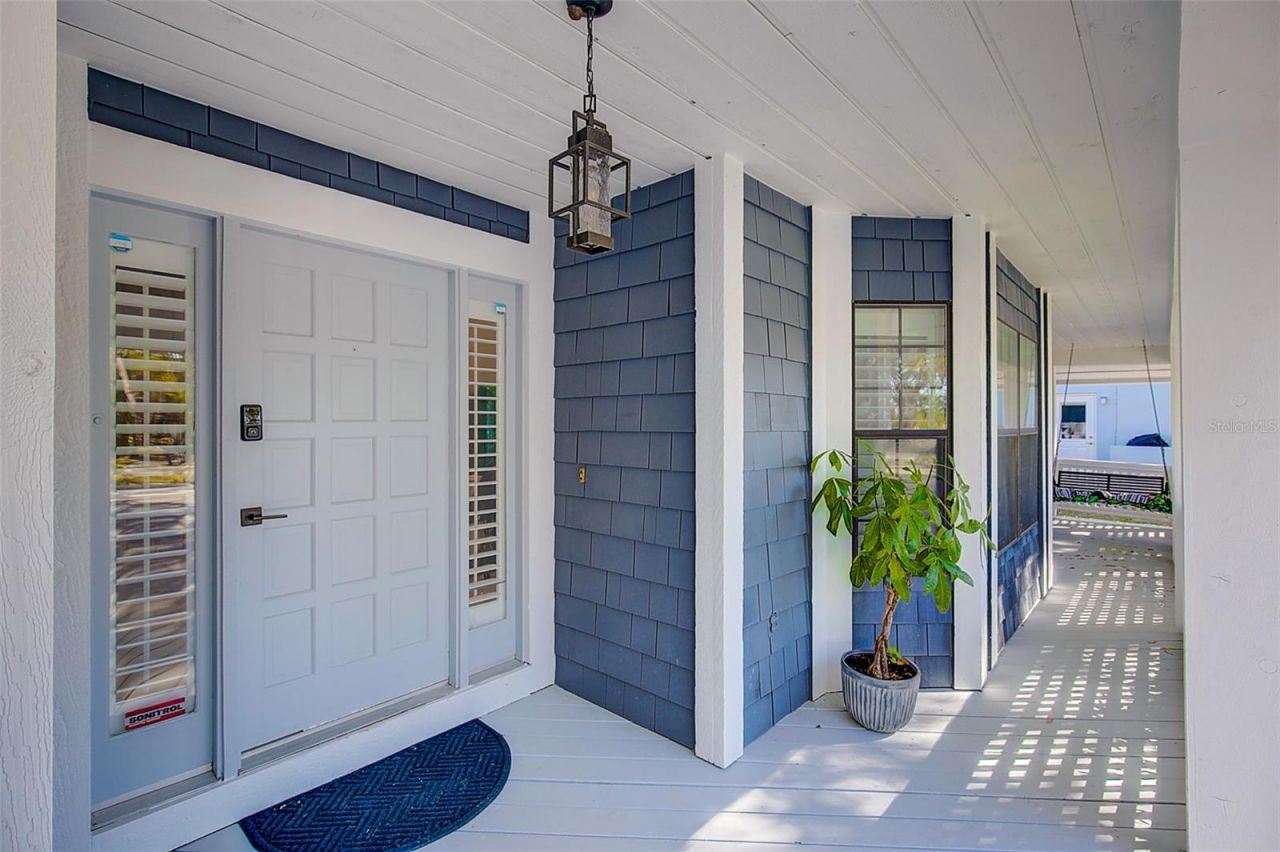 4202 Deepwater Lane, Tampa, FL 33615 Photo