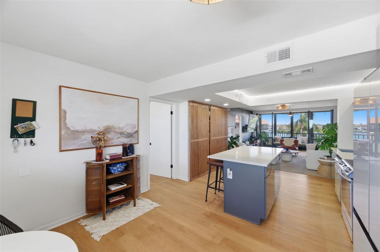 19701 Gulf Boulevard, Unit 423, Indian Shores, FL 33785 Photo