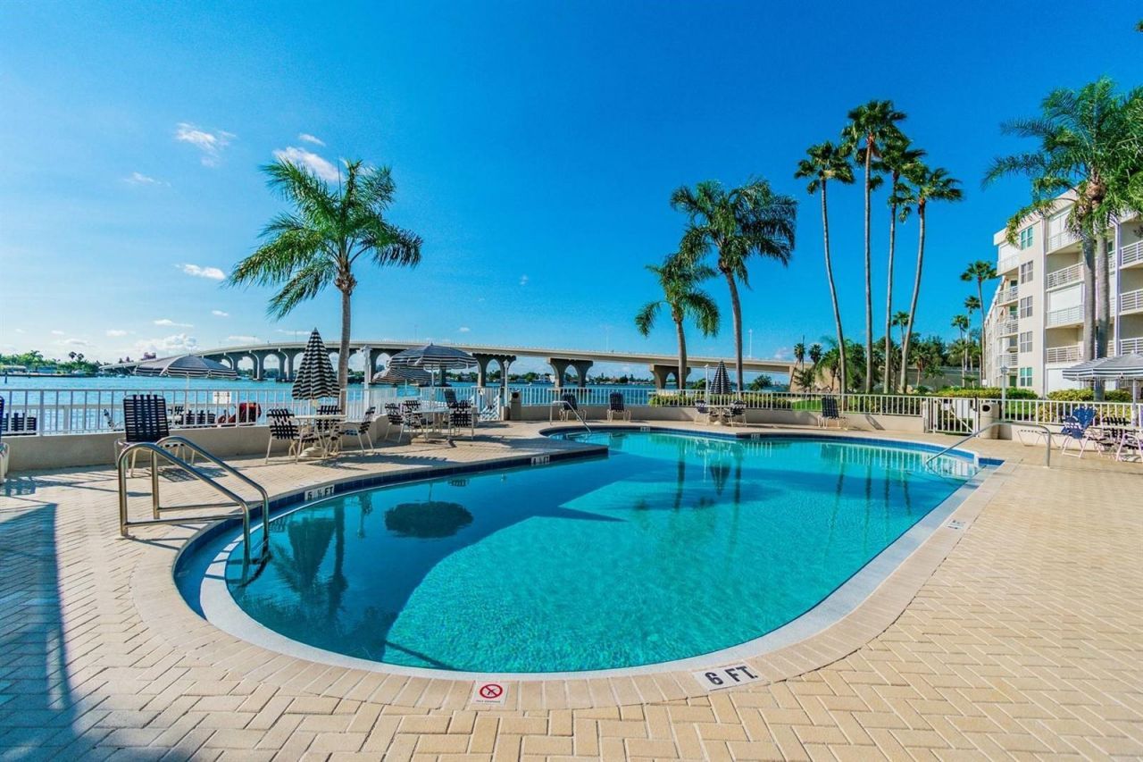 5901 Bahia Del Mar Circle, Unit 422, Saint Petersburg, FL 33715 Photo