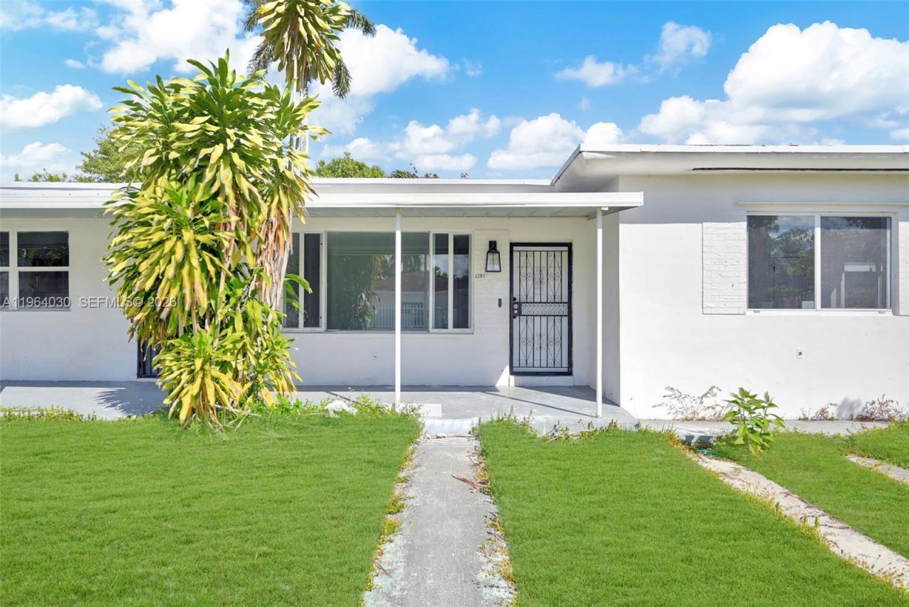 1391 NW 102nd St, Unit 1391, Miami, FL 33147 Photo