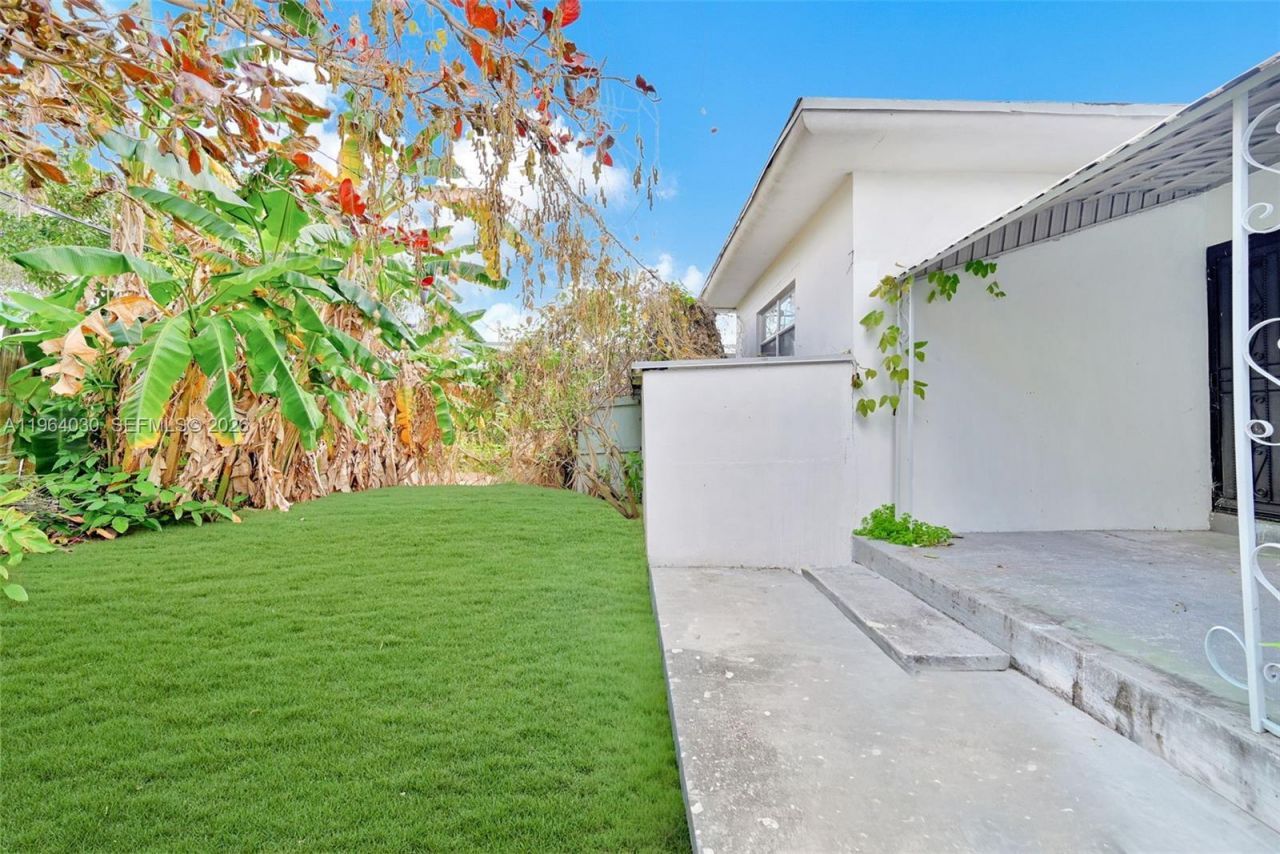 1391 NW 102nd St, Unit 1391, Miami, FL 33147 Photo