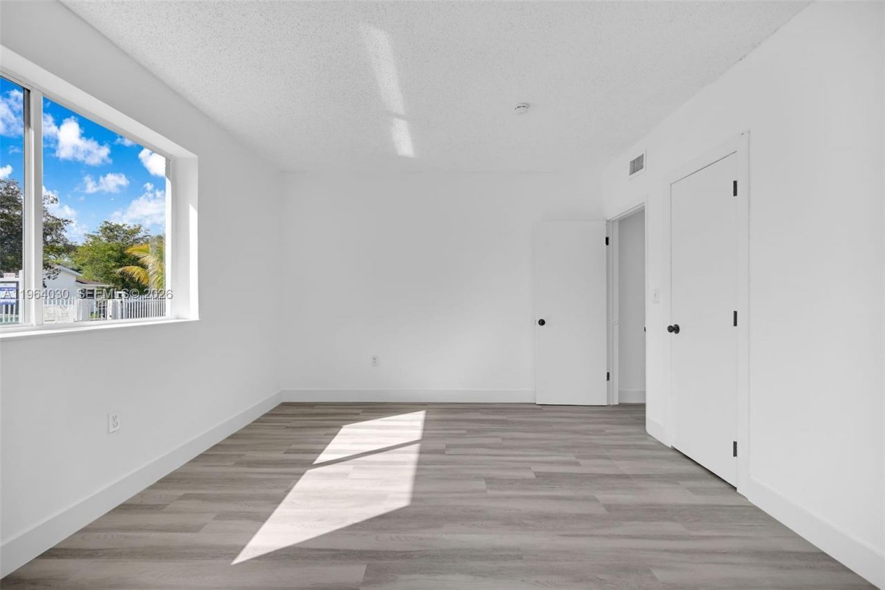 1391 NW 102nd St, Unit 1391, Miami, FL 33147 Photo