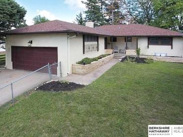 501 N 74th Street, Omaha, NE 68114