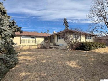 501 N 74th Street, Omaha, NE 68114