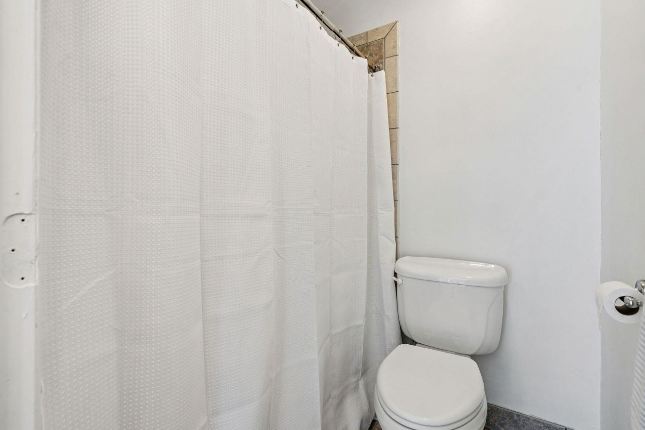 642 Williamson Drive Photo 44