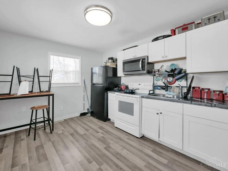 857 Steffen Avenue, Cincinnati, OH 45215 Photo 11