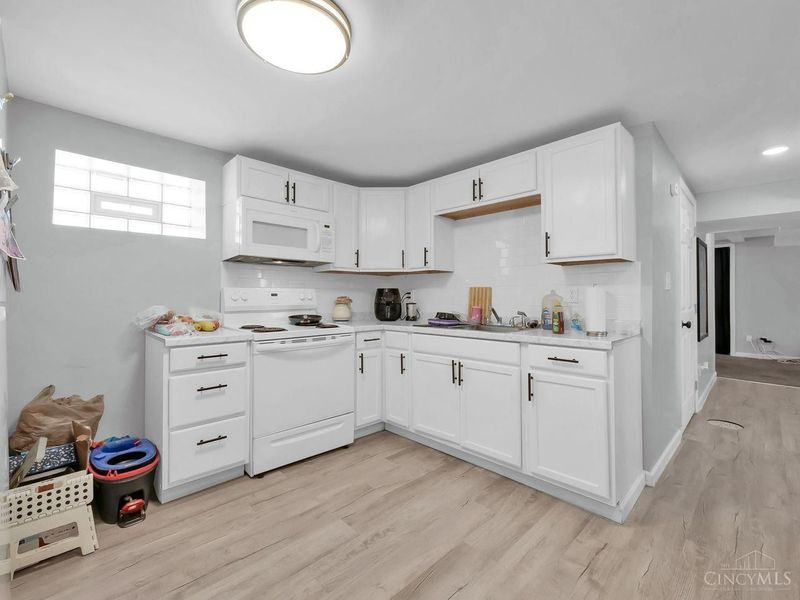 857 Steffen Avenue, Cincinnati, OH 45215 Photo 16