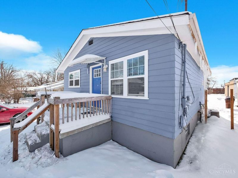 857 Steffen Avenue, Cincinnati, OH 45215 Photo 3