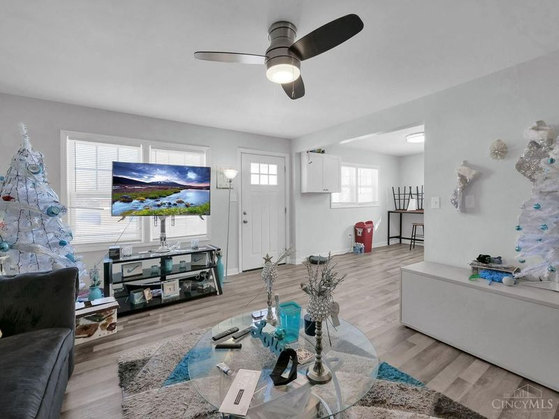 857 Steffen Avenue, Cincinnati, OH 45215 Photo 5